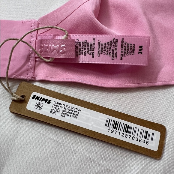 SKIMS Ultimate Tear Drop Plunge Push Up Bra Pink - Picture 4 of 5